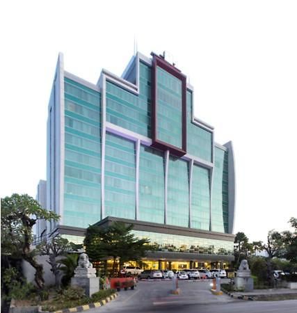 Claro Hotel Kendari Bagian luar foto