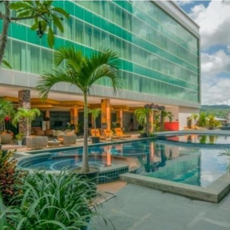 Claro Hotel Kendari Bagian luar foto