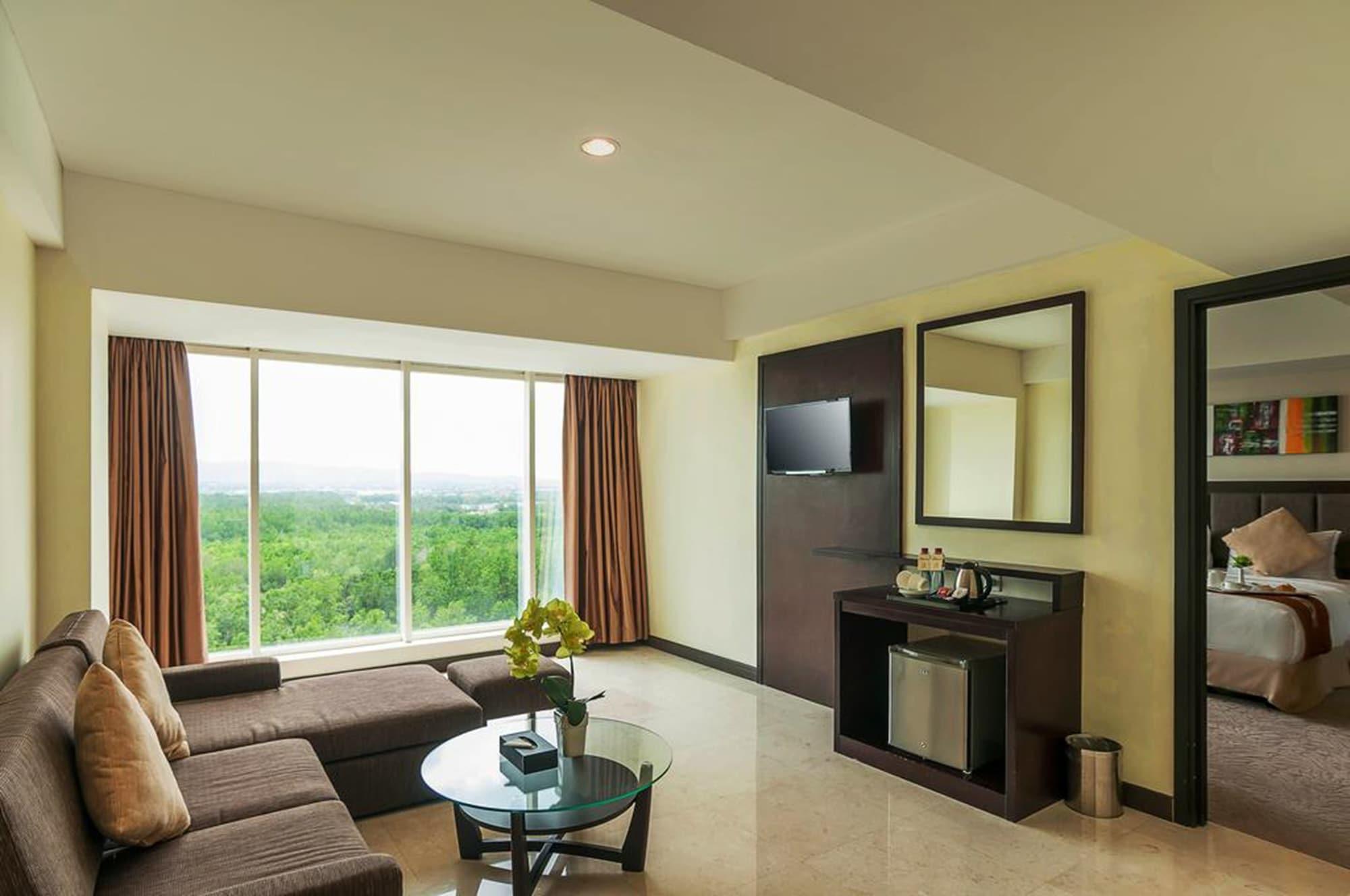 Claro Hotel Kendari Bagian luar foto